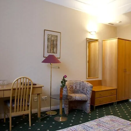 Sarunas Hotel 3*