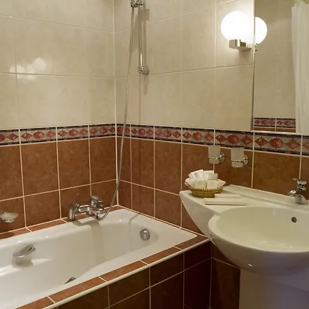 Sarunas Hotel 3*